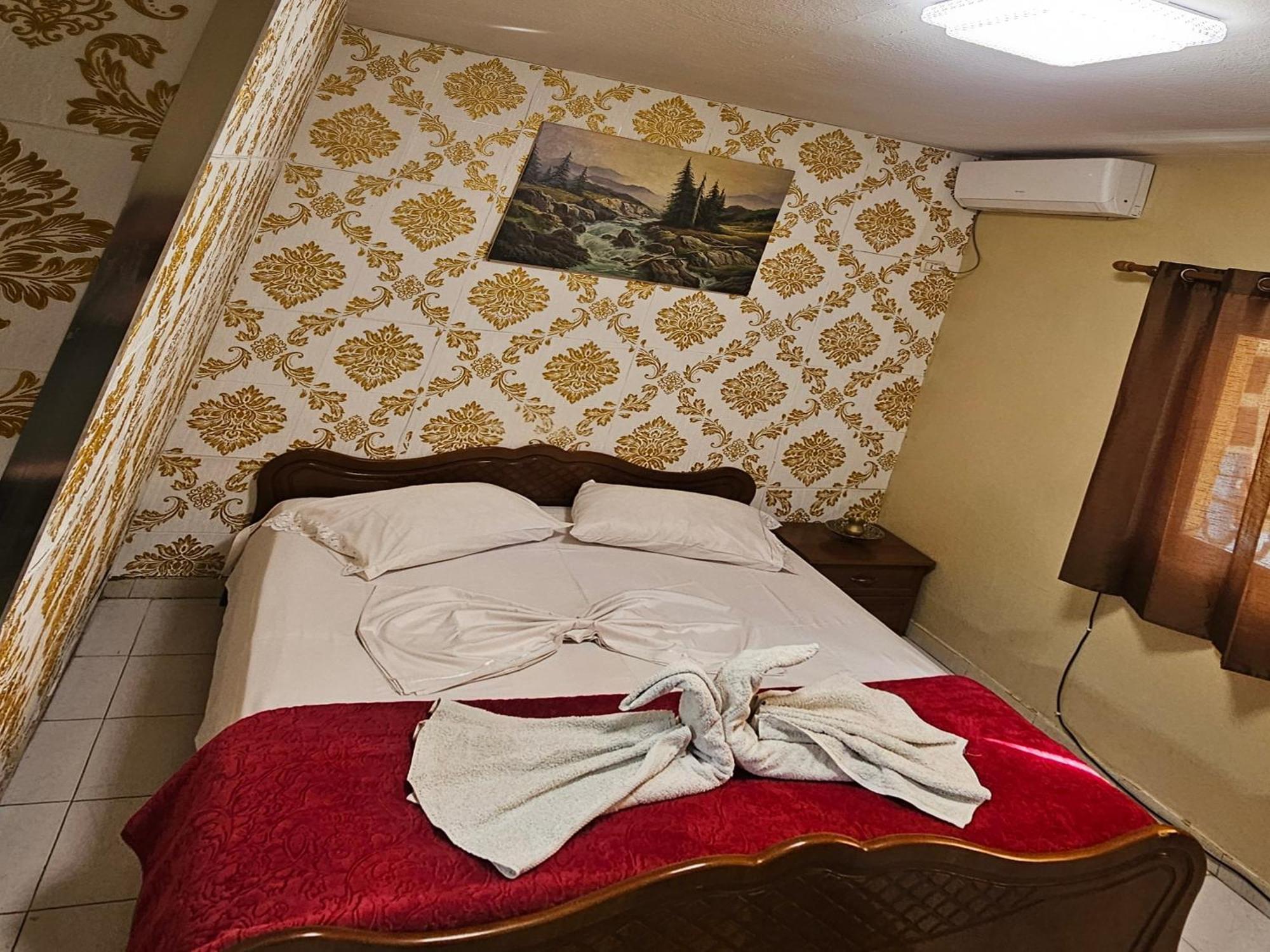 Dafina Hotel Tiranë Bilik gambar