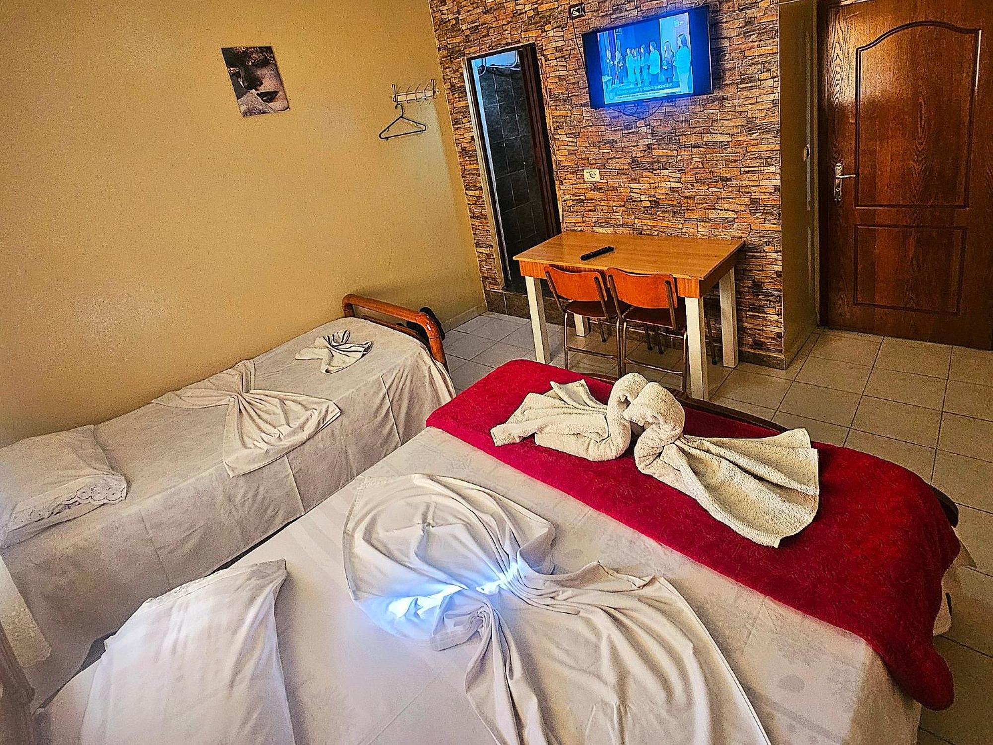 Dafina Hotel Tiranë Luaran gambar