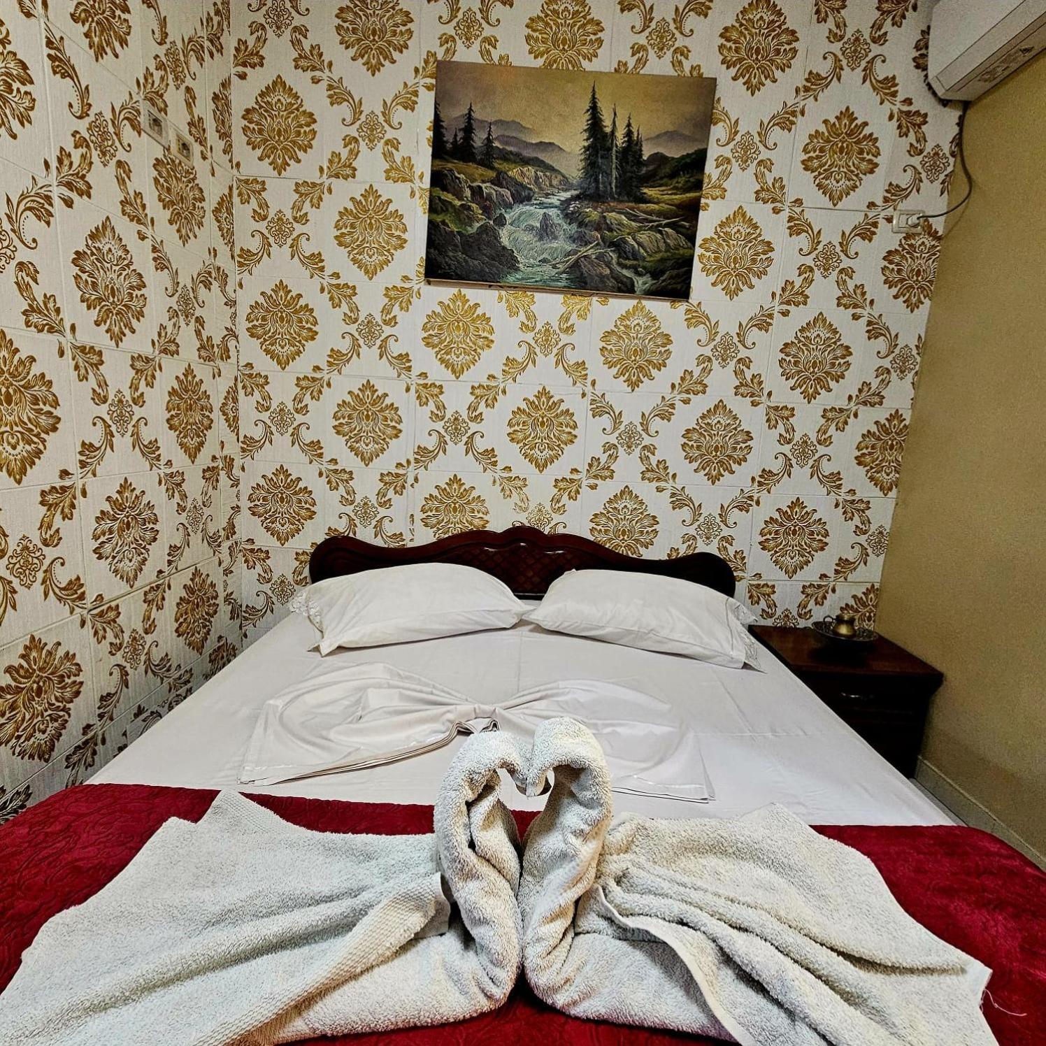 Dafina Hotel Tiranë Luaran gambar