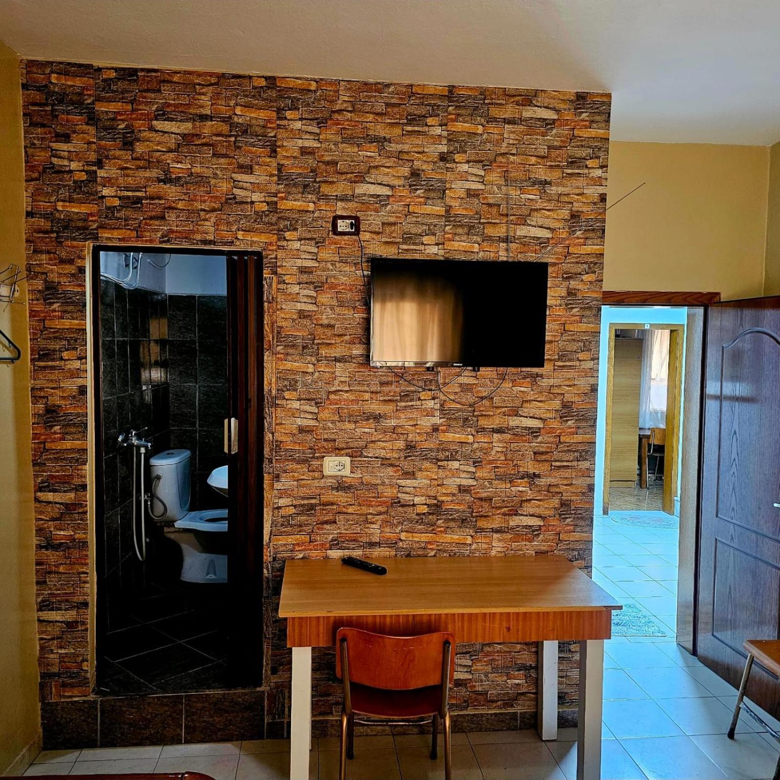 Dafina Hotel Tiranë Luaran gambar